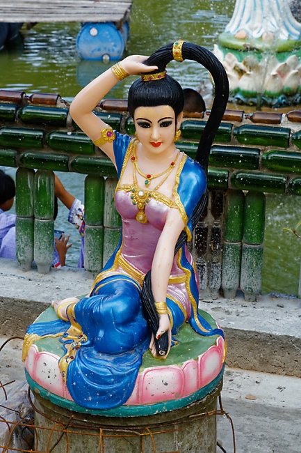 Wat Pa Maha Chedi Kaew-027